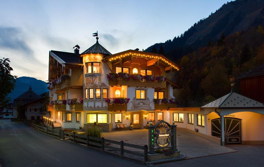 Ferienschloessl Harmonie Ξενοδοχείο Holzgau Εξωτερικό φωτογραφία