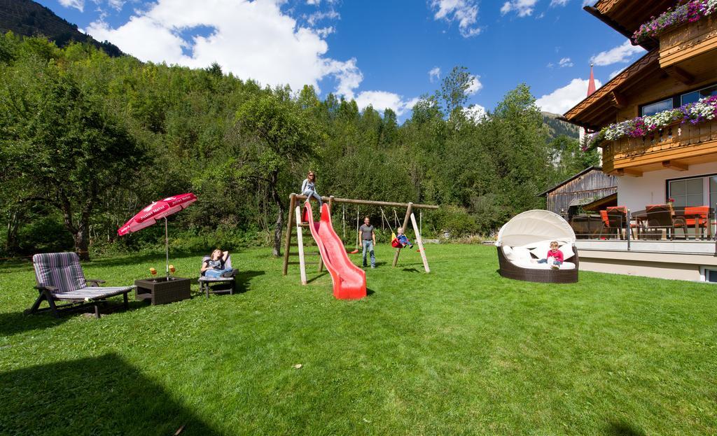 Ferienschloessl Harmonie Ξενοδοχείο Holzgau Εξωτερικό φωτογραφία